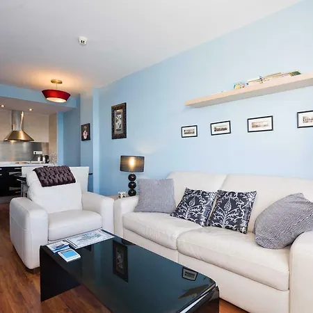 Apartamento Con Cochera Edificio Monte Oiz Apartamento